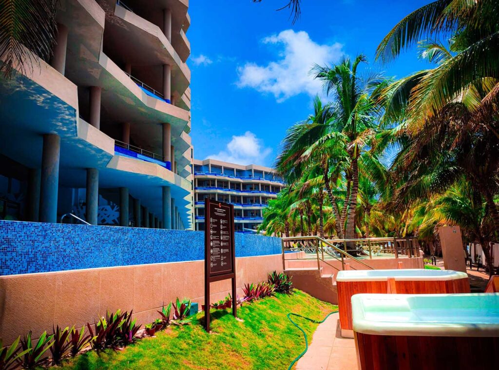 El Dorado Seaside Suites Infinity Side