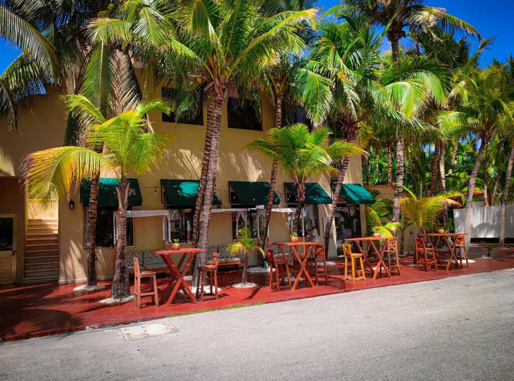 Gourmet Pub El Dorado Seaside Suites