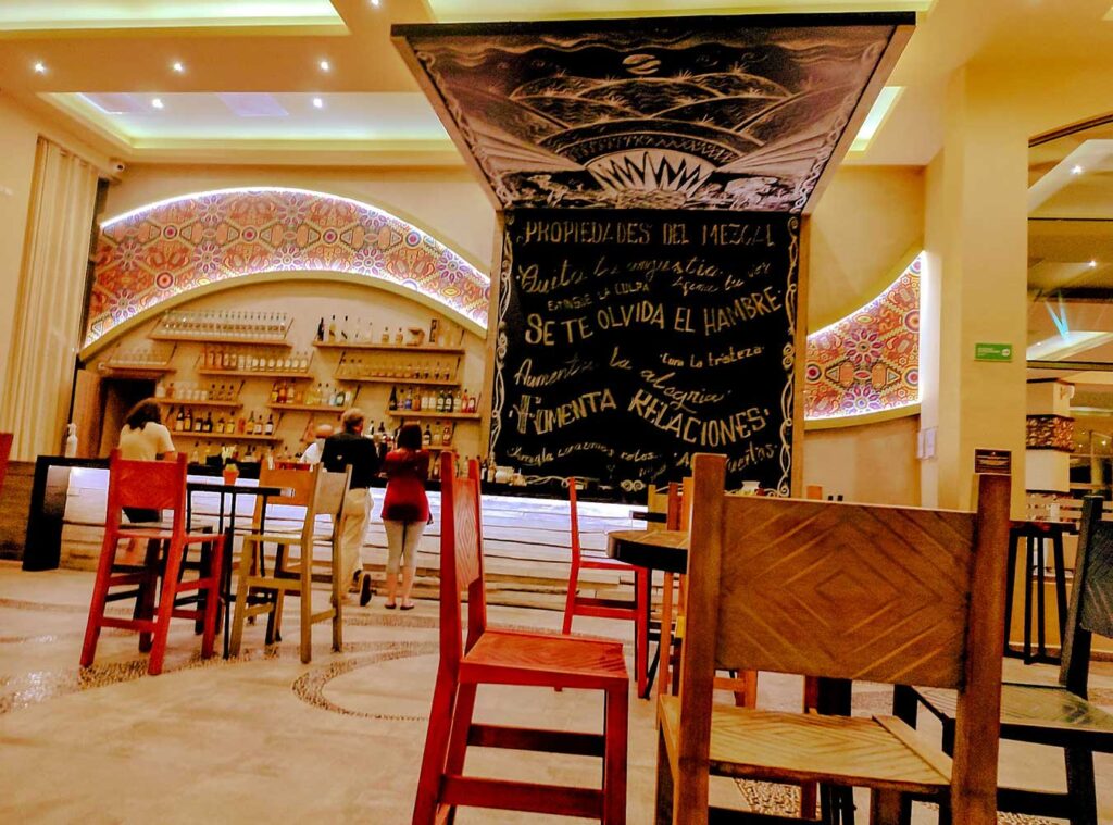 Mezcalito Cocktail Bar El Dorado Seaside Suites Infinity Lobby
